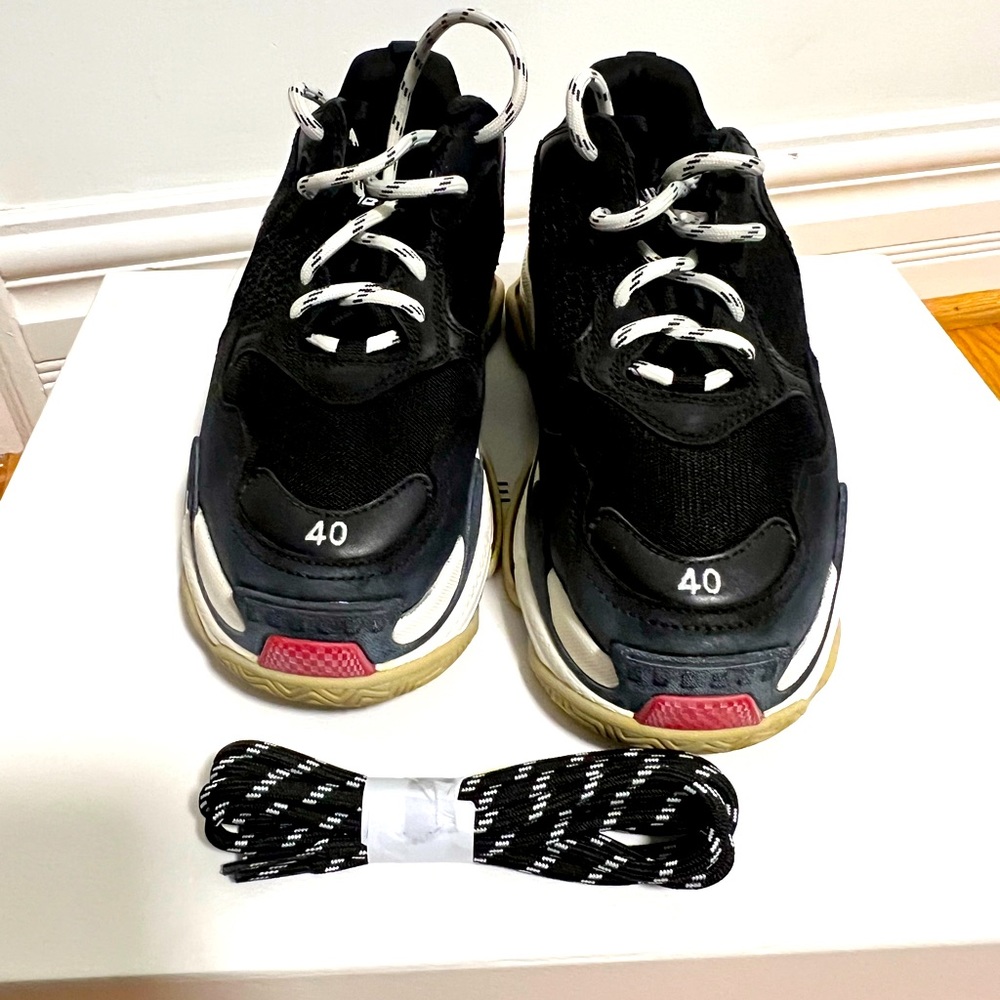 Balenciaga Triple S sneaker purchased in Paris. Cloth bag and extra laces